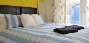 (7SM-01)Dreams Serviced Accommodations- Staines/Heathrow